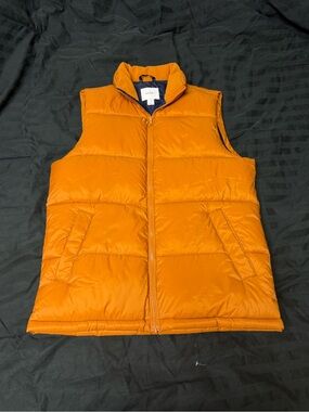 Old Navy Men’s Orange Quilted Puffer Vest Sz M